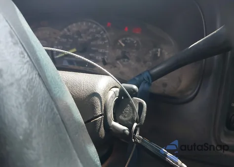 2001 GMC Sierra 1500 Sl z USA, uszkodzony, nr VIN 2GTEC19V511282398